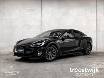 Tesla Model S 75D Base - Автомобил