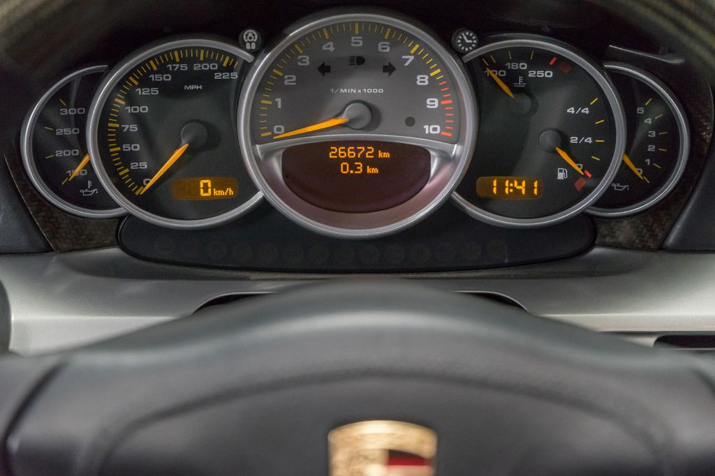 Автомобил Porsche Carrera GT: слика 9
