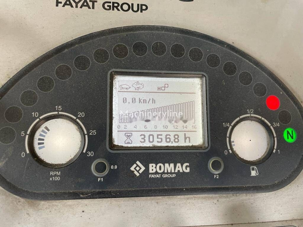 Асфалтен поплочувач BOMAG BF 300P-2 S340-2TV: слика 14