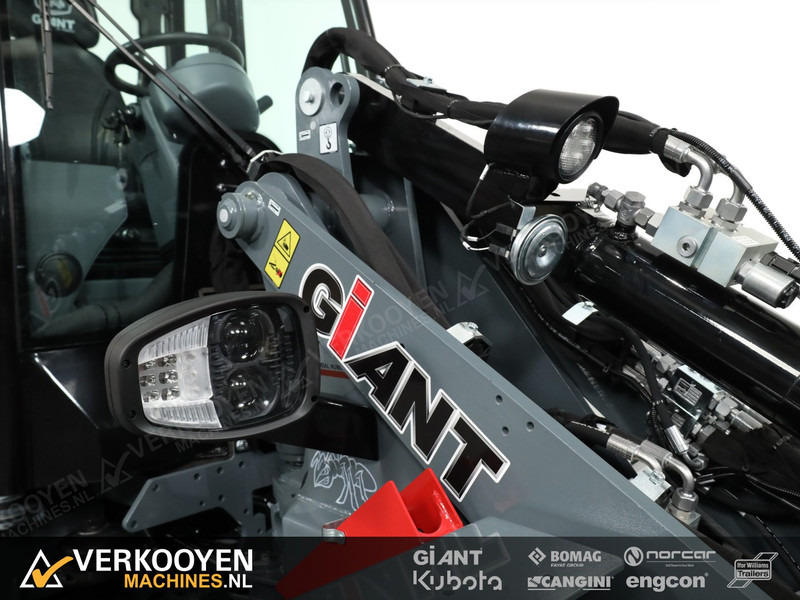 Натоварувач на тркала Giant G2700 X-tra HD+ (Cabine) Full options!: слика 10