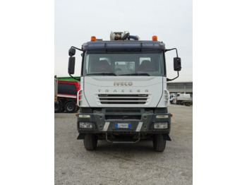 IVECO TRAKKER 440 - Камион со бетонска пумпа: слика 5