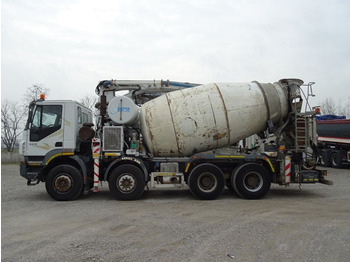IVECO TRAKKER 440 - Камион со бетонска пумпа: слика 4