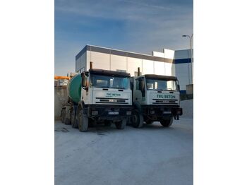 Камион миксер за бетон Iveco TRAKKER 8x4: слика 1