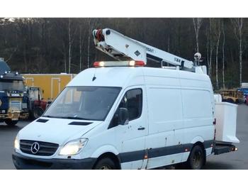 Камион со подигачка кошница, Товарно комбе Mercedes-Benz Sprinter 515 CDI Versalift 14 mts boom lift van: слика 1