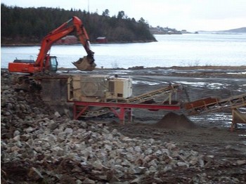 Metso 110 knuser på semiramme - Градежна машина