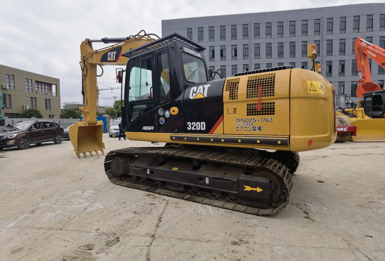 Багер гасеничар caterpillar 320D used excavators original japan made cat excavator 320D 320D2 excavator machine price: слика 4