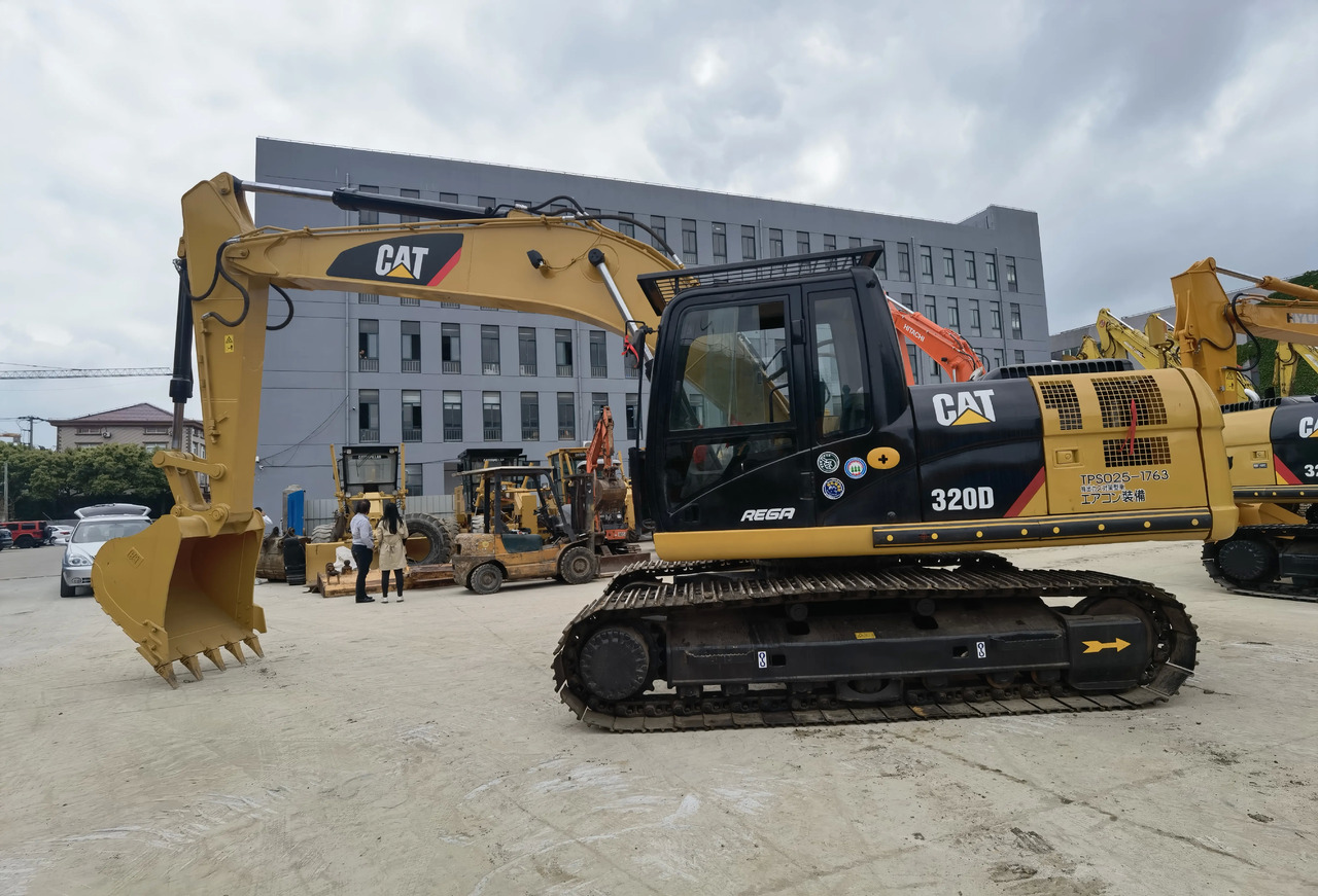 Багер гасеничар caterpillar 320D used excavators original japan made cat excavator 320D 320D2 excavator machine price: слика 3