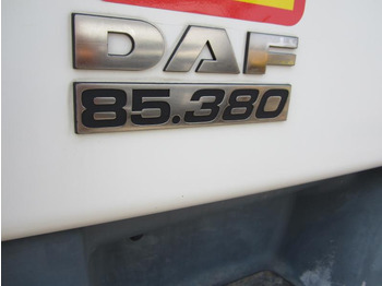 Камион со платформа, Камион со кран DAF CF85 380: слика 3