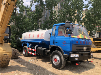 Камион цистерна DONGFENG Water tanker truck: слика 1