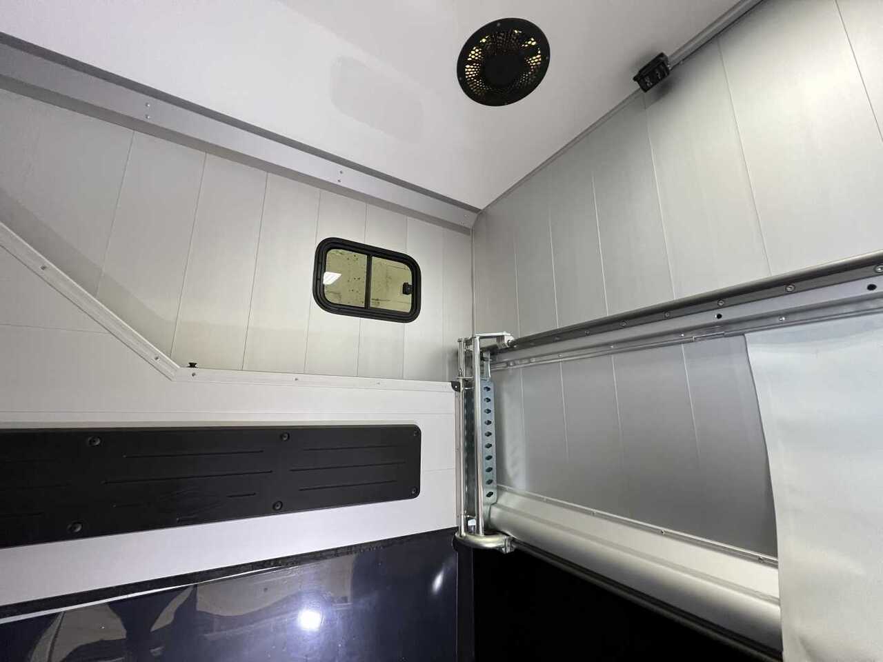 Нов Камион за коњи Fiat Böckmann Compact L+ Stall Tour LKW: слика 22