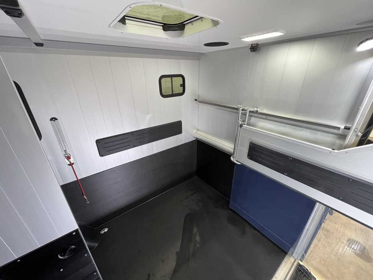 Нов Камион за коњи Fiat Böckmann Compact L+ Stall Tour LKW: слика 17