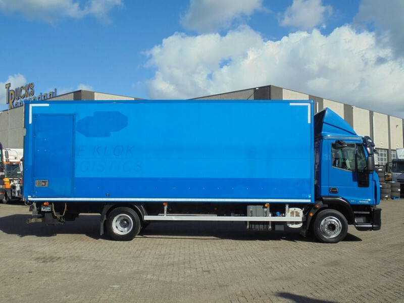 Камион сандучар Iveco EuroCargo 120E22 + Euro 5 + LIFT: слика 6