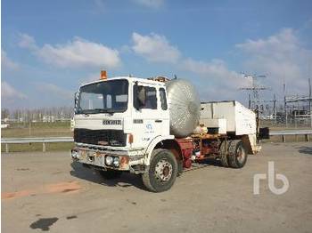 RENAULT Bitumen 4x2 - Камион цистерна