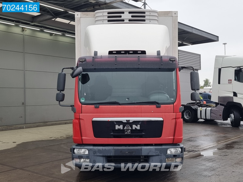 Камион ладилник MAN TGL 12.250 4X2 Manual Ladebordwand 2x tanks Euro 5: слика 4
