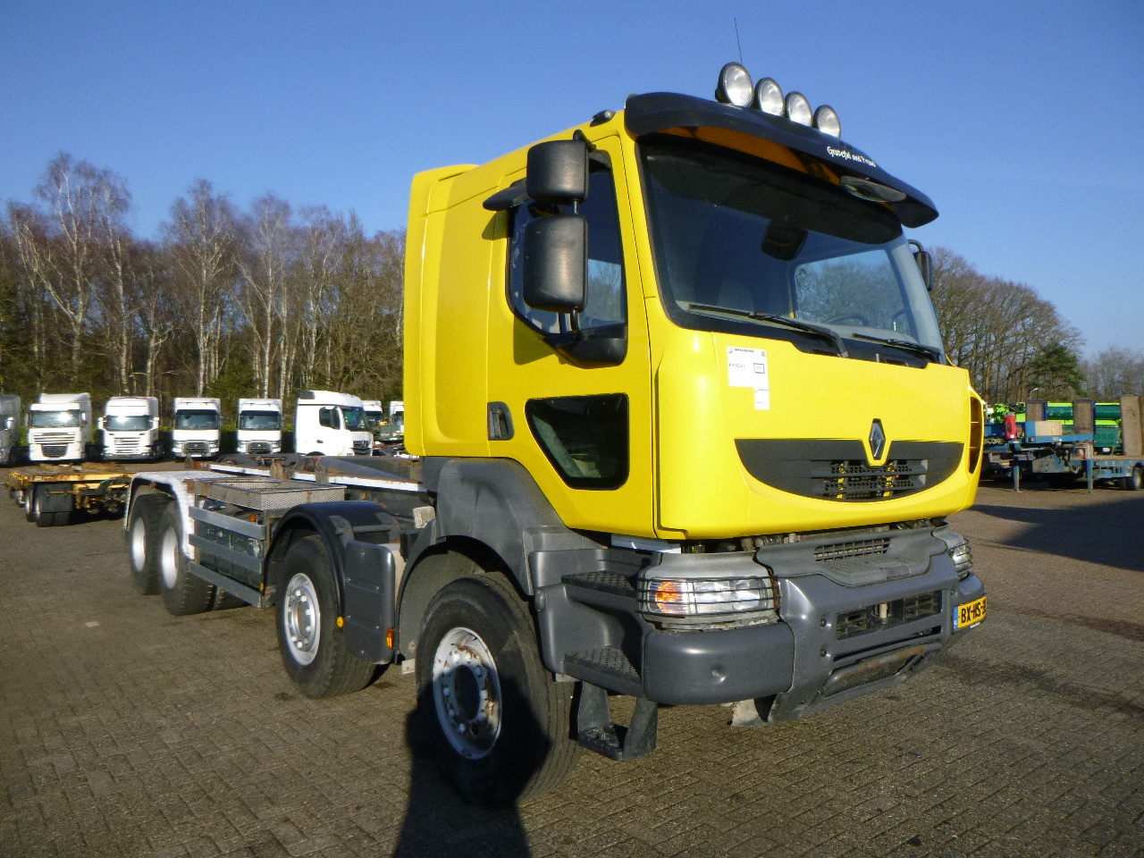 Камион со кука за подигање Renault Kerax 520.42 8x4 Euro 5 container hook: слика 2