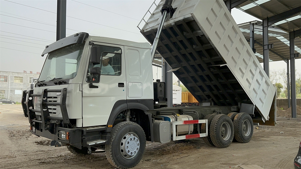 Кипер за транспорт на силоси SINOTRUK HOWO 371 Dump Truck: слика 8