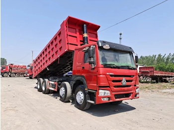 Камион за пијалоци SINOTRUK HOWO 420 Dump Truck 8x4: слика 1