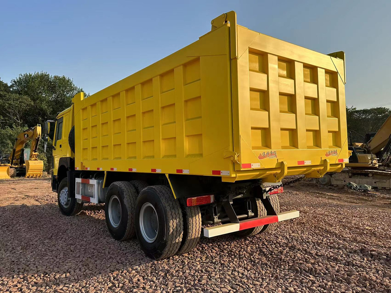 Кипер за транспорт на тешка машини SINOTRUK Howo Dump truck 371: слика 10