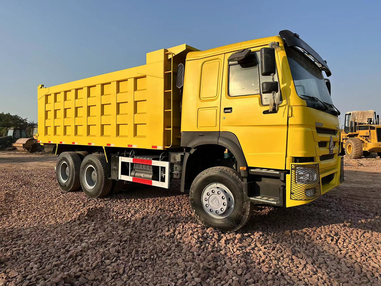 Кипер за транспорт на тешка машини SINOTRUK Howo Dump truck 371: слика 4