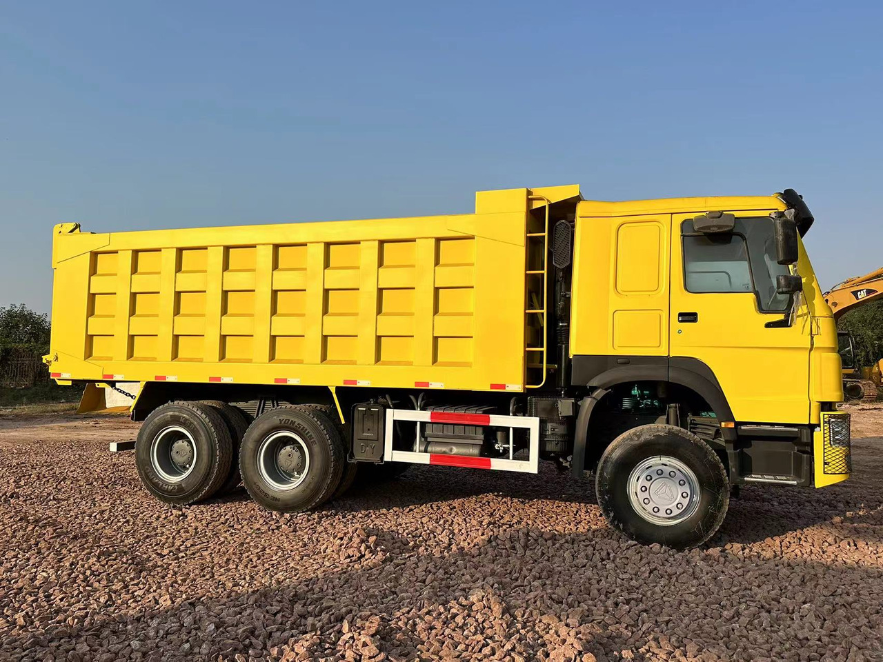 Кипер за транспорт на тешка машини SINOTRUK Howo Dump truck 371: слика 7