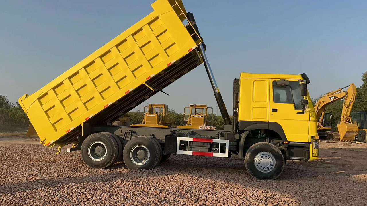 Кипер за транспорт на тешка машини SINOTRUK Howo Dump truck 371: слика 6