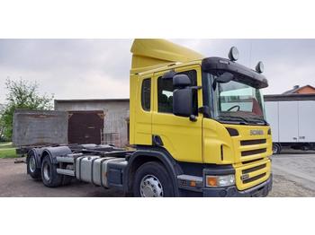Транспортер на контејнер/ Камион со променливо тело Scania P400: слика 1
