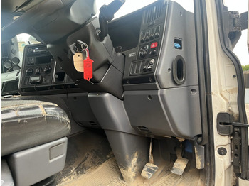 Scania P400 8X4 - Камион со платформа: слика 3