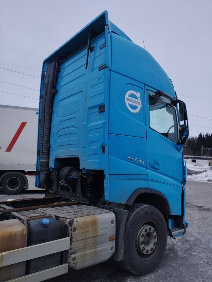 Камион со кабинска шасија Volvo FH540 6x2, XL: слика 5