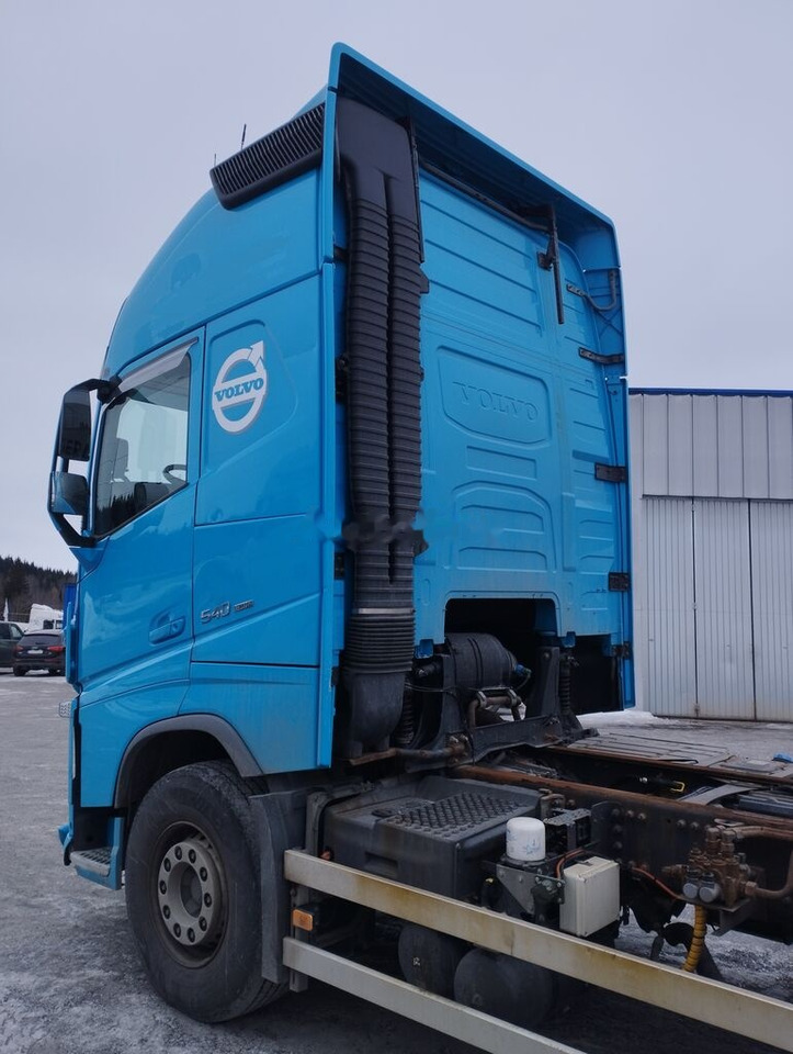 Камион со кабинска шасија Volvo FH540 6x2, XL: слика 6