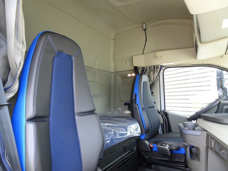 Нов Камион со кабинска шасија Volvo FH 500 / CHASSIS / 8x2/6 / LIFT STEERING AXLE / PTO: слика 13