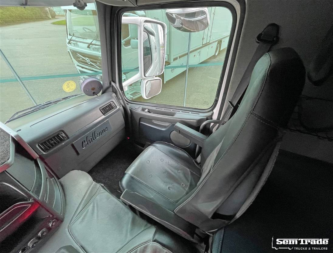 Камион ладилник Volvo FM 370 TRS Cooling Tail Lift 945 x 247 x 275 CM Inside Super Condition NEW: слика 12