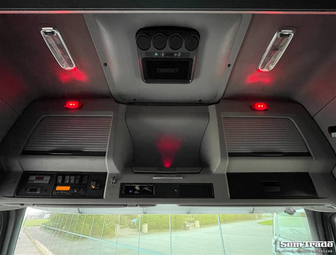 Камион ладилник Volvo FM 370 TRS Cooling Tail Lift 945 x 247 x 275 CM Inside Super Condition NEW: слика 10