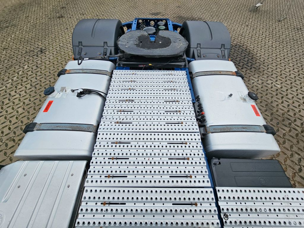 Камион влекач MAN TGX 18.500 /Retarder/ 2 Tanks/ Standklima /Xenon: слика 9
