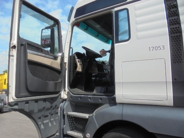 Камион влекач MAN TGX 26-420 XL EUR6: слика 10