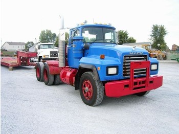 Mack RD 690 S - 6x4 - Камион влекач