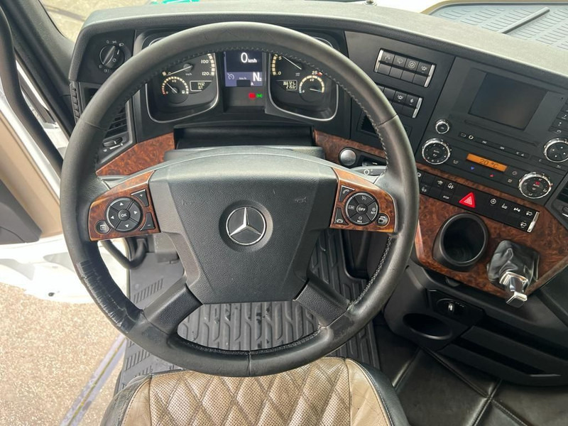Камион влекач Mercedes-Benz Actros 4163 SLT 8x4: слика 9