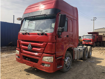SINOTRUK HOWO 375 - Камион влекач