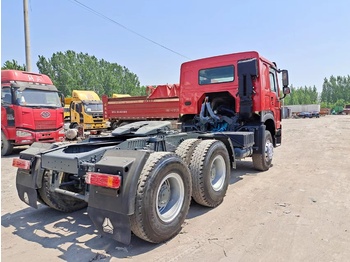 SINOTRUK Howo tractor unit 420 - Камион влекач