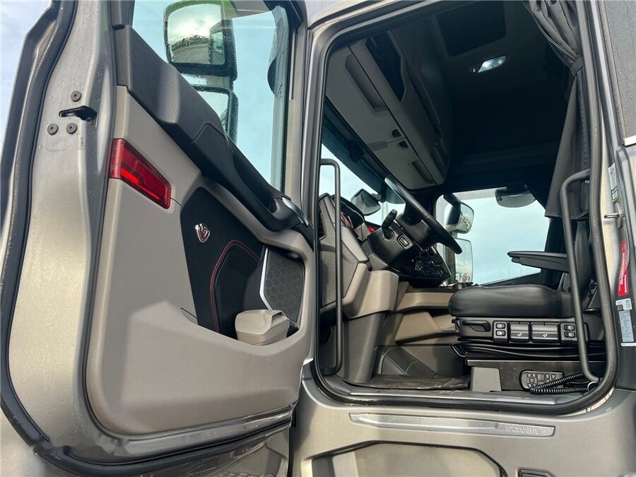 Камион влекач Scania S580 / V8: слика 8