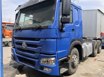 Камион влекач за транспорт на големиматеријали Sinotruk Howo truck head: слика 1