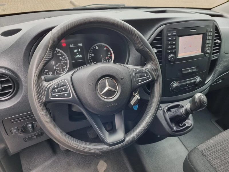 Товарно комбе Mercedes-Benz Vito 111 CDI/ Airco/ Navi/ EURO 6: слика 20