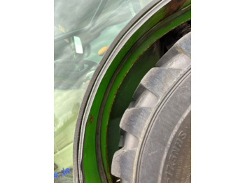 John Deere 2520 - Општински трактор: слика 2