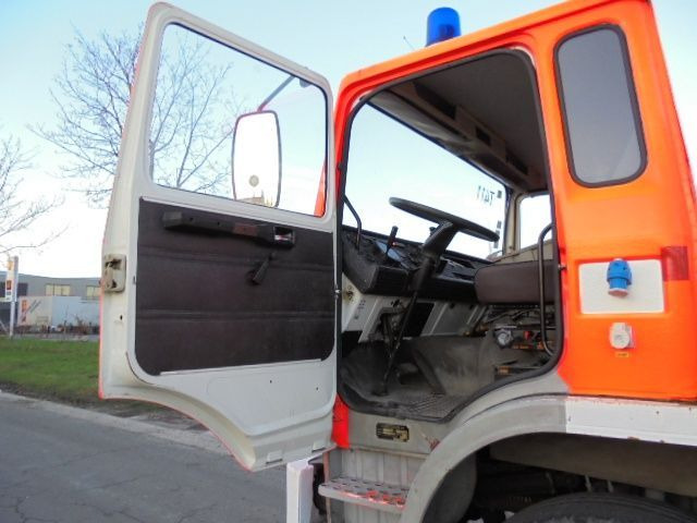 Противпожарен камион Renault C A07 C1: слика 13