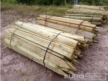 Опрема за шумарство Bundle of Split Timber Posts (2 of): слика 1
