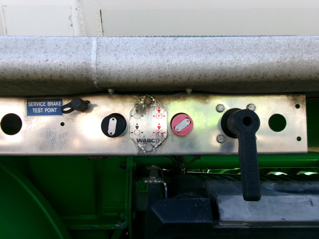 Полуприколка цистерна за транспорт на гориво Feldbinder Fuel tank alu 42 m3 / / 6 comp + pump: слика 23