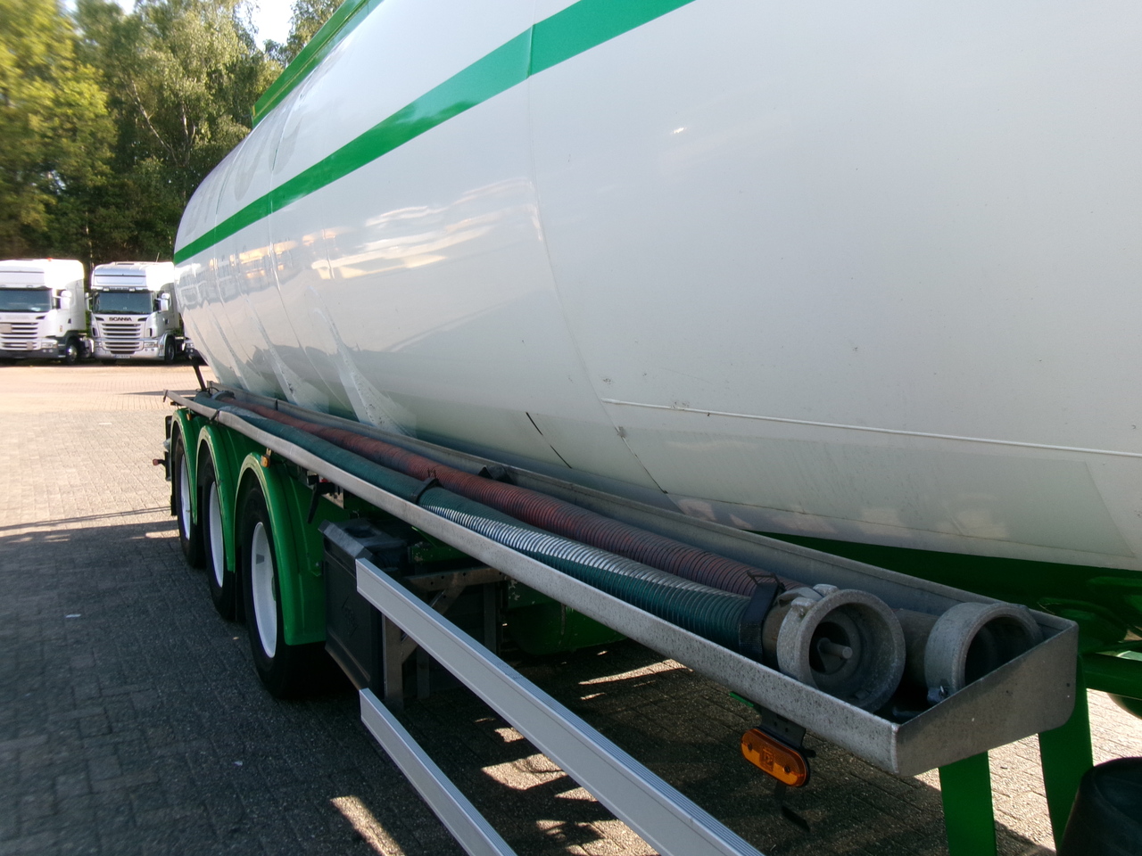 Полуприколка цистерна за транспорт на гориво Feldbinder Fuel tank alu 42 m3 / / 6 comp + pump: слика 6