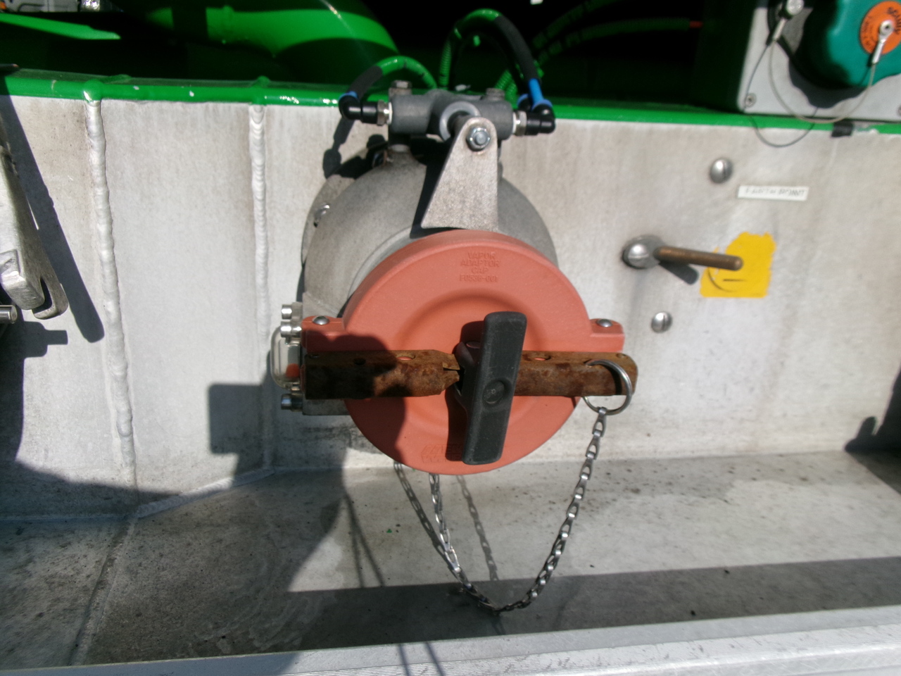 Полуприколка цистерна за транспорт на гориво Feldbinder Fuel tank alu 42 m3 / / 6 comp + pump: слика 21