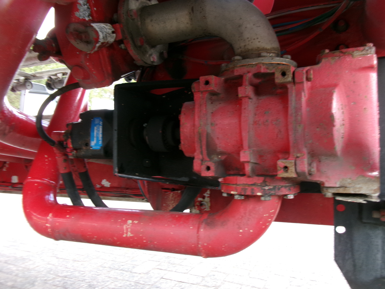 Полуприколка цистерна за транспорт на гориво Feldbinder Fuel tank alu 44.6 m3 + pump: слика 12
