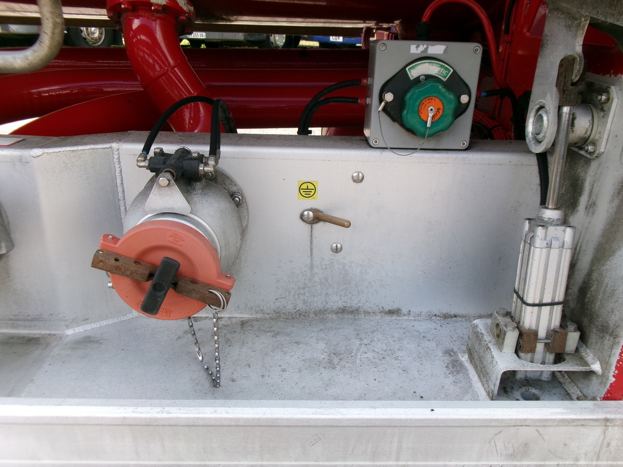 Полуприколка цистерна за транспорт на гориво Feldbinder Fuel tank alu 44.6 m3 + pump: слика 17