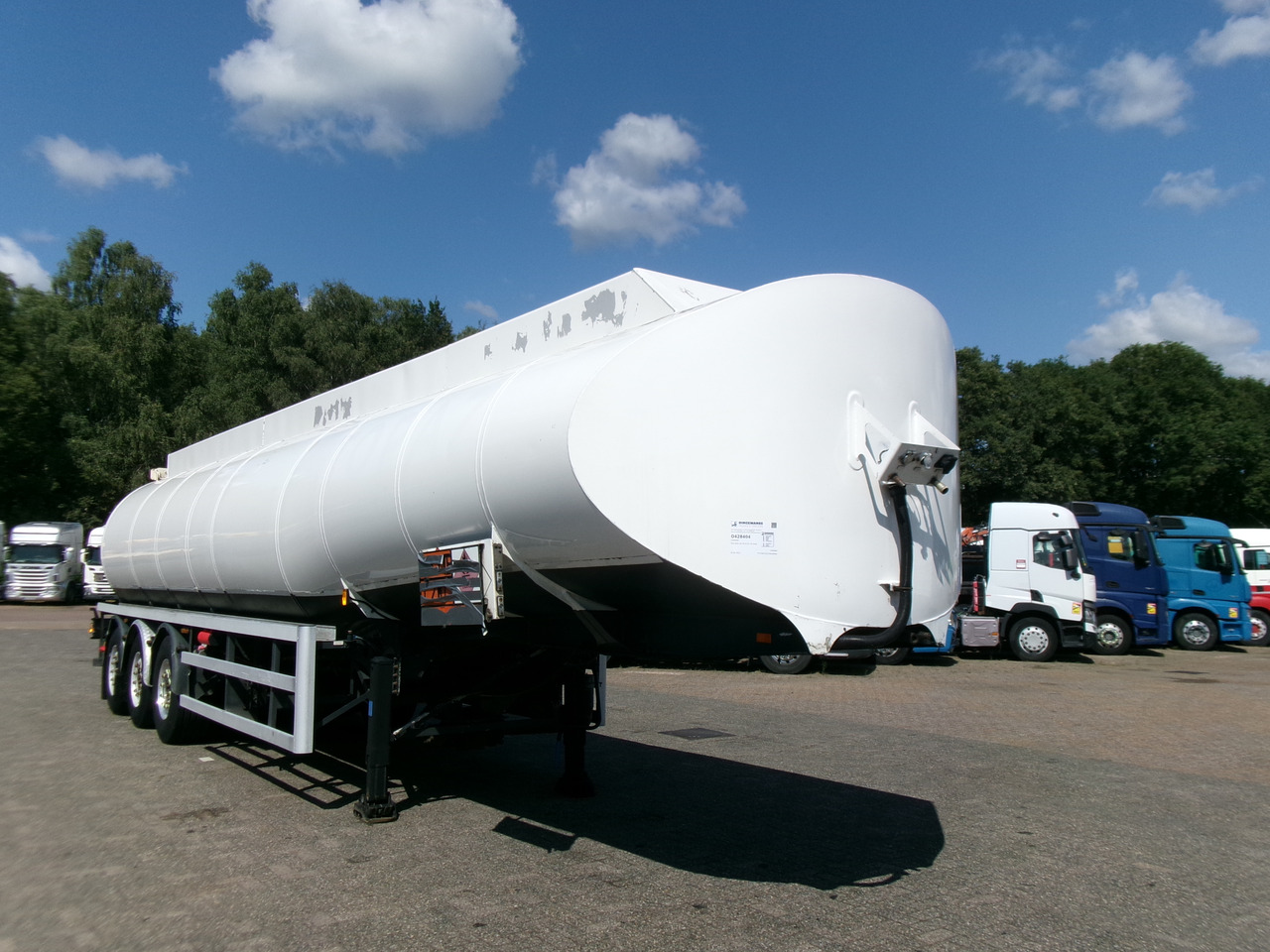 Полуприколка цистерна за транспорт на гориво Lakeland Fuel tank alu 42.8 m3 / 6 comp + pump: слика 2